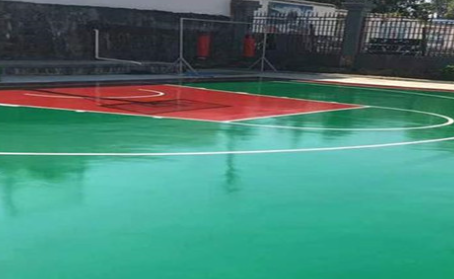 海淀篮球场翻新地面