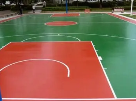 海淀许多老旧运动场地面翻新,篮球场地面维修